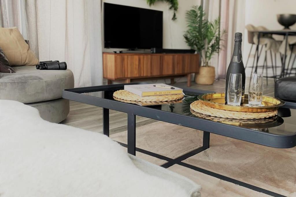 The Pad By The Beach Penthouse Apartment With Sunset And City Views Bournemouth Kültér fotó