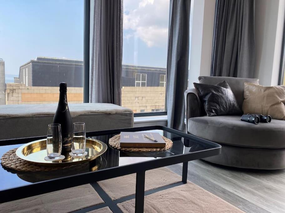 The Pad By The Beach Penthouse Apartment With Sunset And City Views Bournemouth Kültér fotó