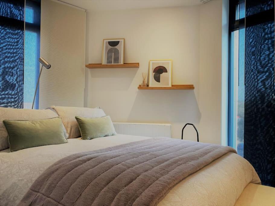 The Pad By The Beach Penthouse Apartment With Sunset And City Views Bournemouth Kültér fotó
