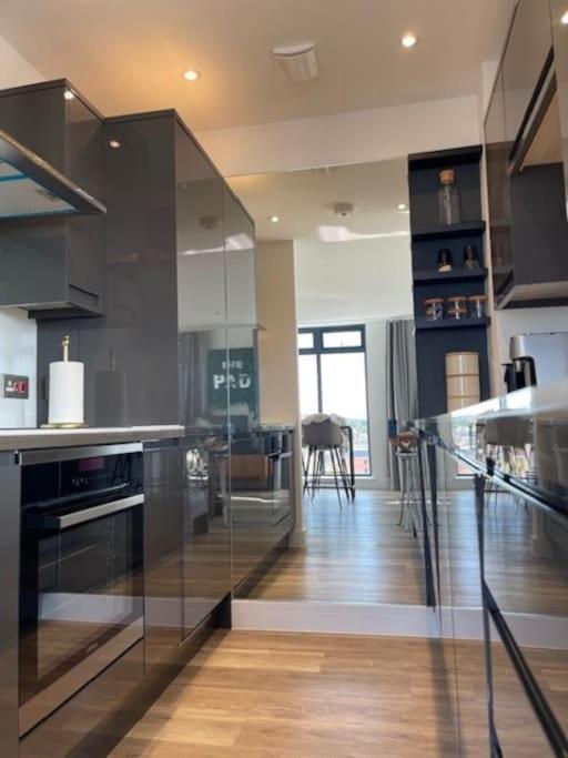 The Pad By The Beach Penthouse Apartment With Sunset And City Views Bournemouth Kültér fotó