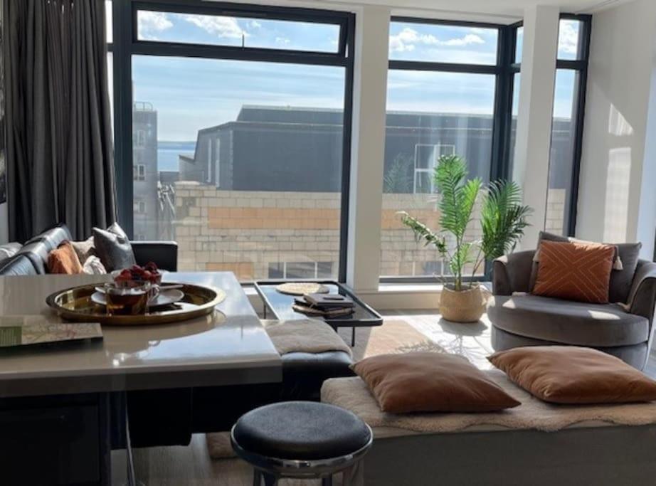 The Pad By The Beach Penthouse Apartment With Sunset And City Views Bournemouth Kültér fotó