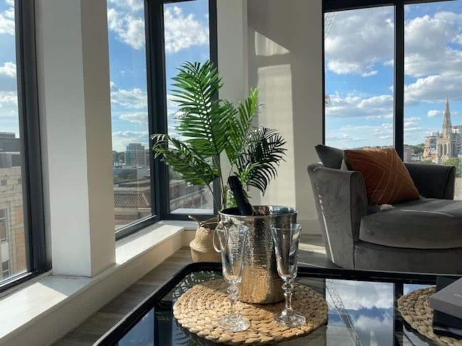 The Pad By The Beach Penthouse Apartment With Sunset And City Views Bournemouth Kültér fotó